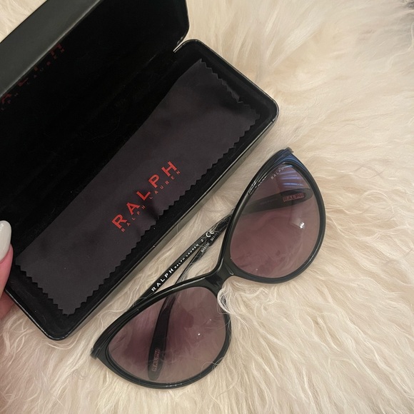 Ralph Lauren black sunglasses - Picture 3 of 5
